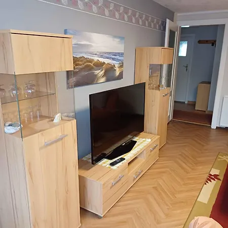 Two-bedroom In アパート