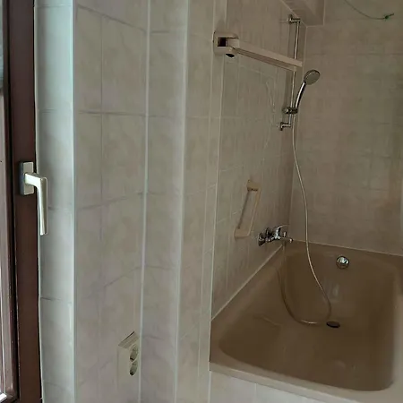 Two-bedroom In Apartment Uckeritz